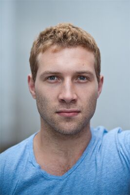 Jai Courtney 01