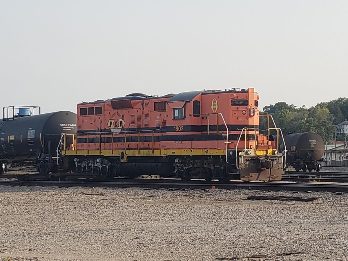 11/25.66○Western Pacific Locomotives and Western Pacific - Perlman