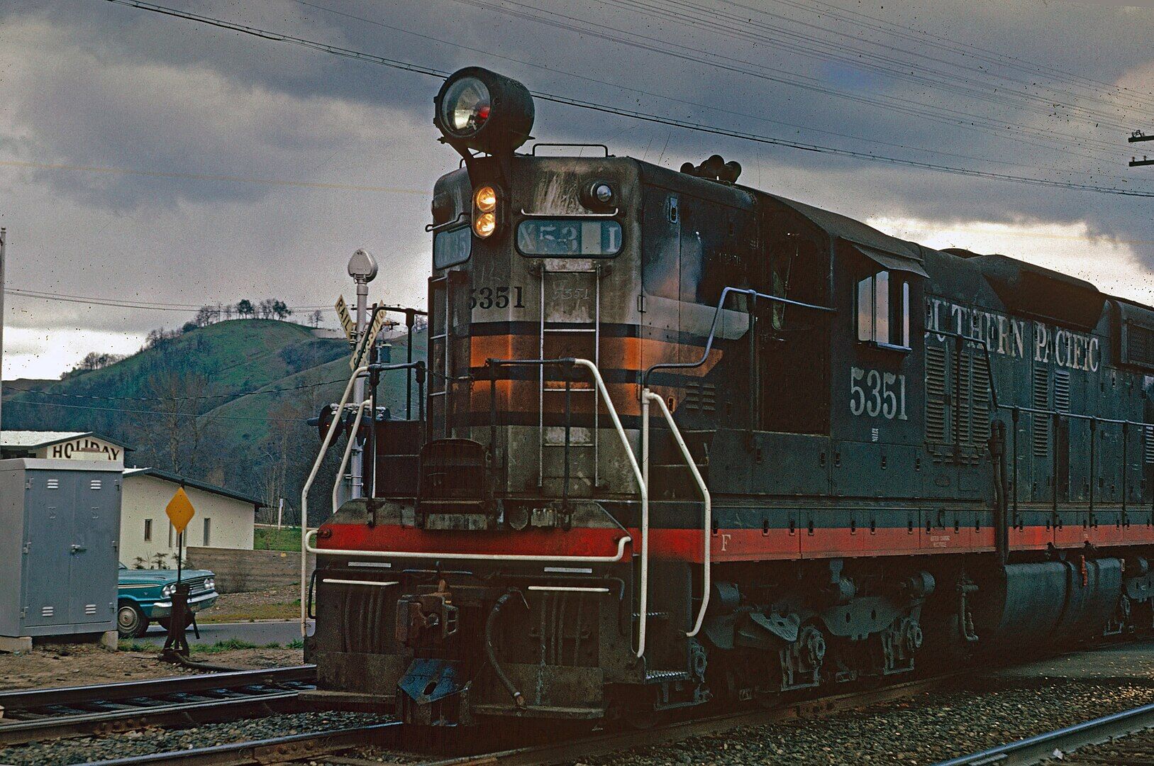 アメリカ　ＥＭＤ ＳＤ９形ディーゼル機関車 EMD SD9 - Wikipedia