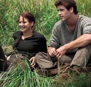 The-Hunger-Games-Katniss-and-Gale-300x288