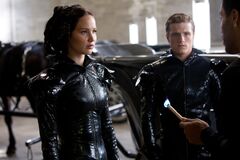 Katniss und Peeta kurz vor der Eröffnungsfeier.