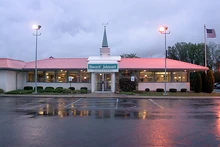 A HoJo's in Bay City, MI in 2011.