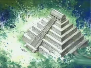 Mayapyramide.jpg (161 KB) Von oben