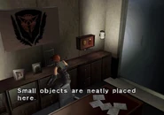 Chief's room (4).jpg (17 KB) Small objects are neatly placed here.