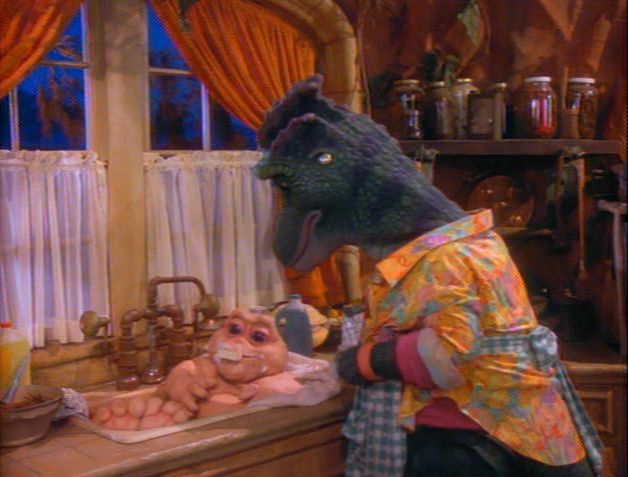 Baby Sauro- Família dinossauro!!  Dinosaurs tv, History of television,  Childhood memories