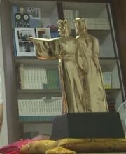 Securedownload-gold-statue