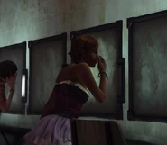 Betty1.png (448 KB) 镜子前的贝蒂