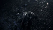 在首部预告片中与敌人对峙的科尔沃（GIF）