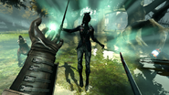 Daud zieht eine Hexe an.