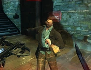 罗德尼对着科尔沃挥舞他的刀