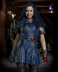 Evie daughter of Evil Queen | Descendants Wiki | Fandom