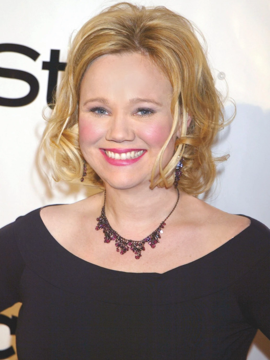Caroline Rhea | Disney+ Story Wiki | Fandom