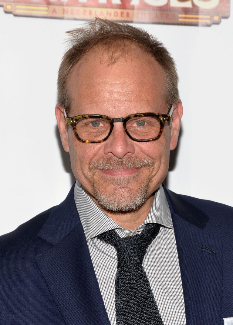 https://static.wikia.nocookie.net/disney-voice-actors/images/7/70/Alton-brown-headshot.jpg/revision/latest/scale-to-width-down/768?cb=20180725233340