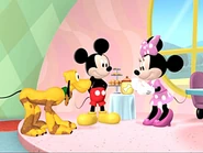 05-05-09-mickey-big-splash2.jpg (45 KB) Mickey and Minnie