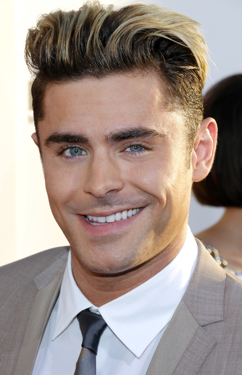 Zac Efron trades his trademark floppy hair for a military buzz cut | Daily  Mail Online