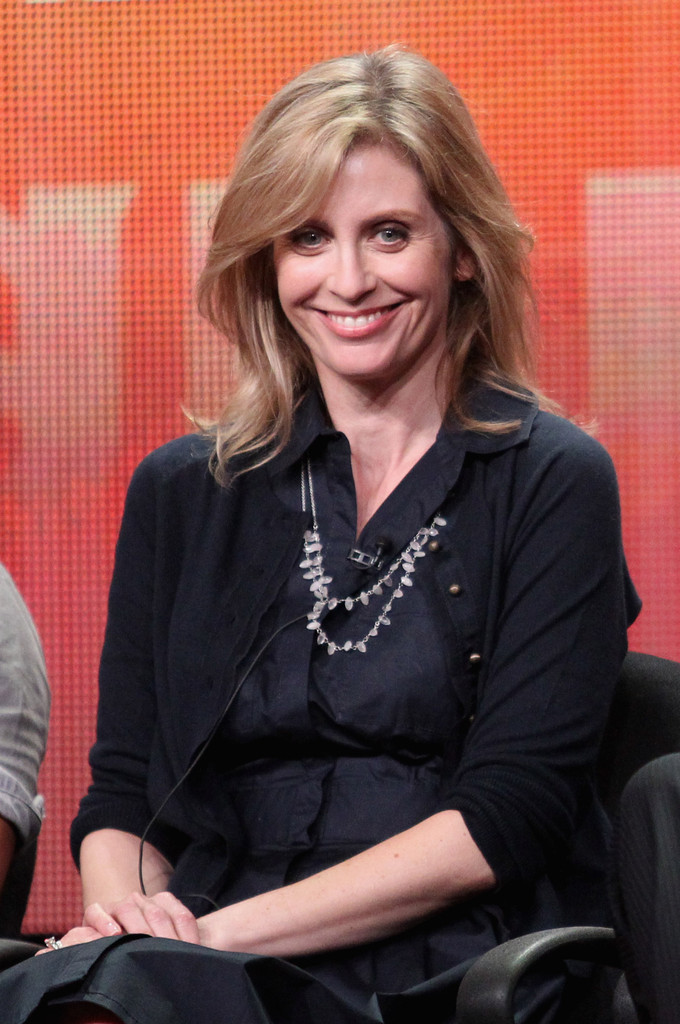 Helen Slater berbicara di panel The Lying Game selama Summer TCA Tour 2011....