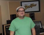 Bobby Moynihan behind the scenes of DuckTales.