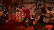 Beauty-and-the-beast-disneyscreencaps com-3425.jpg (547 KB)
