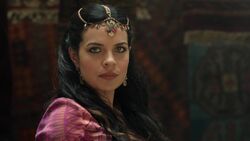 Once Upon a Time in Wonderland - 1x04 - The Serpent - Amara Stares