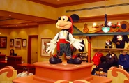 Figaro's Clothiers Mickey.jpg (142 KB)
