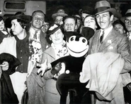 Walt and Lillian (3).jpg (83 KB) Walt and Lillian with Edna Disney (far left).