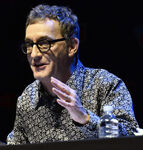 Tom Kenny speaks at the 2019 New York Comic Con.