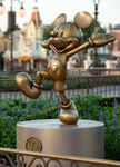 Mickey Fab 50 Statue