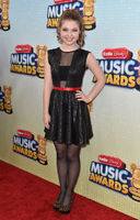 Sammi Hanratty attending the 2013 Radio Disney Music Awards.