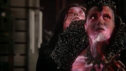 Once Upon a Time - 5x23 - An Untold Story - Evil Queen Leaves Regina 2