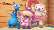 Stuffy, lambie and hallie singing3