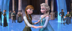 Anna und Elsa am Ende des Films