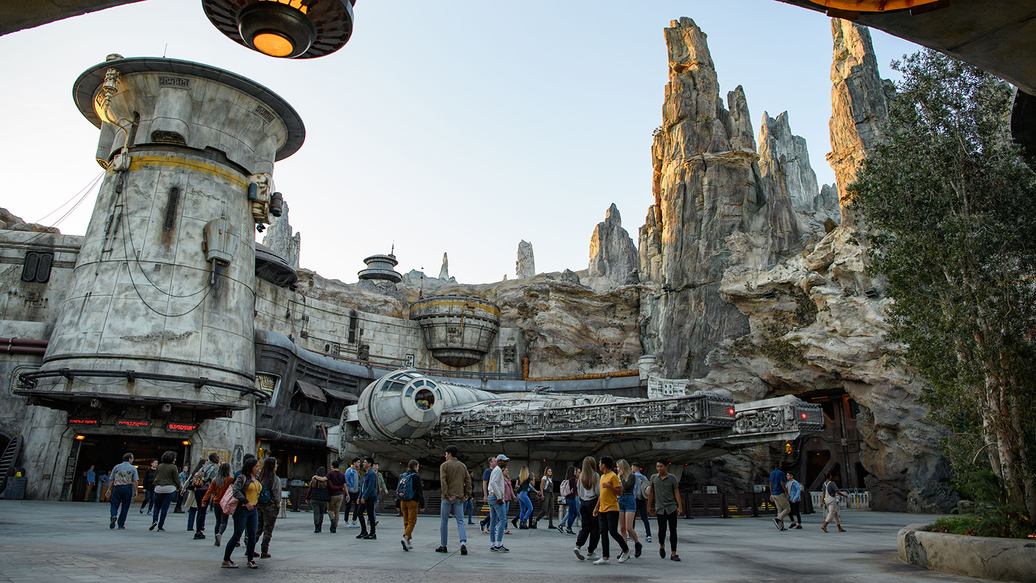 Star Wars Galaxy s Edge Disney s Hollywood Studios Disney