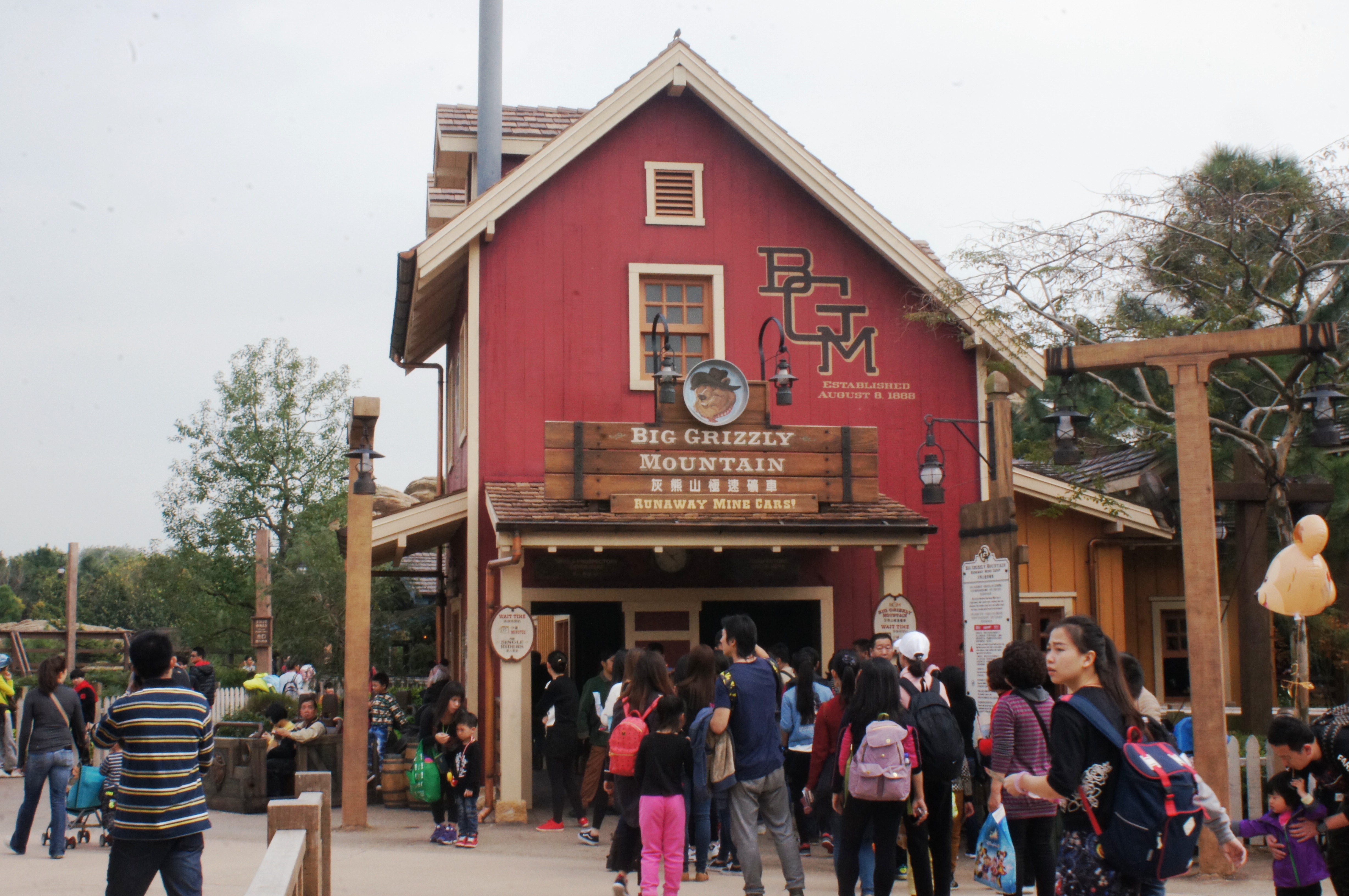 Big Grizzly Mountain Runaway Mine Cars Disney Wiki Fandom