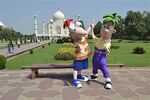Disney-cartoon-characters-dance-before-the-Taj-Mahal-2011