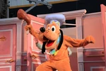 Pluto in Tokyo DisneySea's Over the Waves.