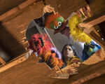 The Muppets Mayhem - 1x03 - Track 3 Exile on Main Street - Photography - Hole in Floor