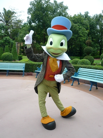 Jiminy not only looks dapper with his top hat and umbrella, but he