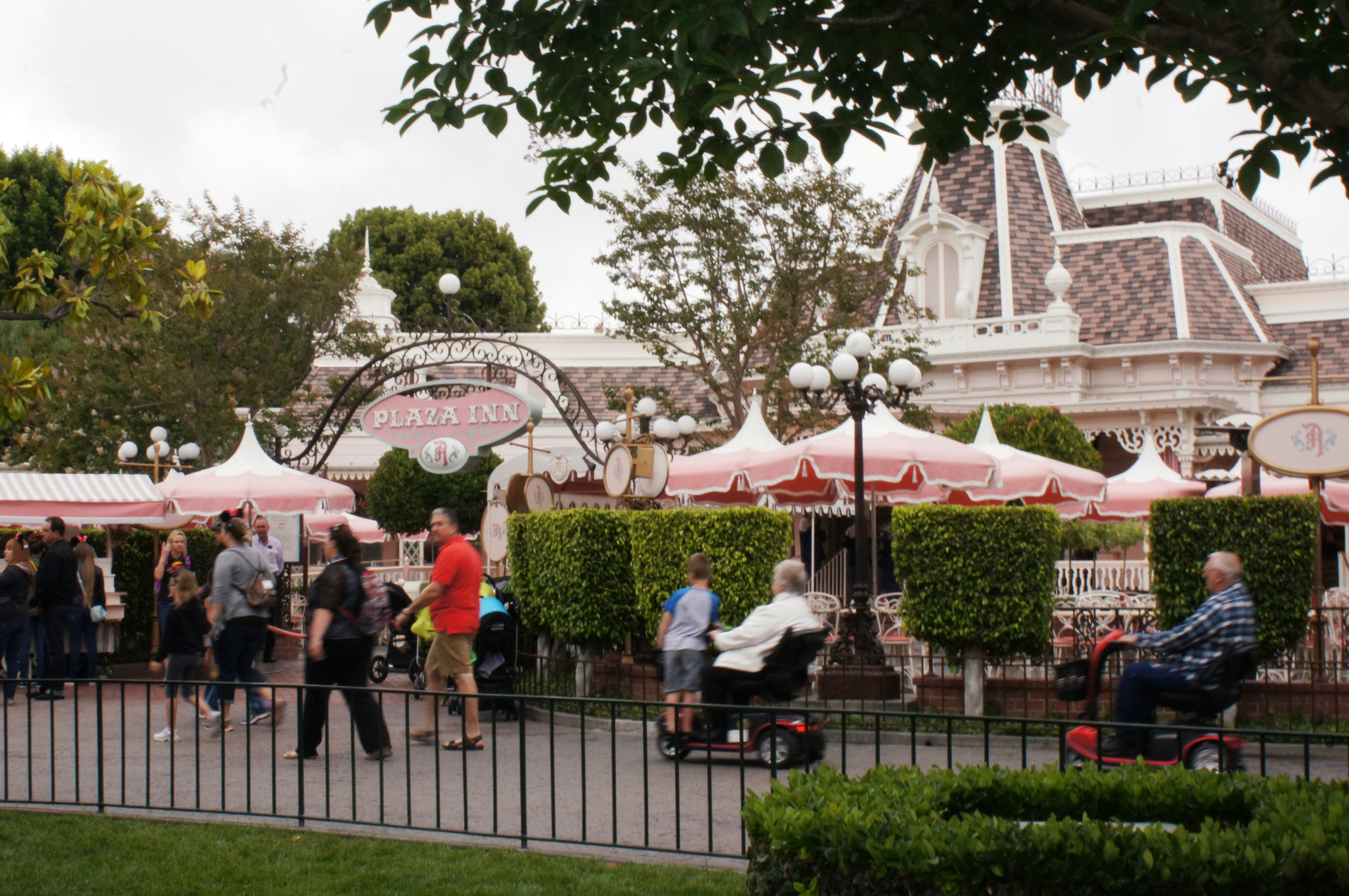 The Gibson Girl Ice Cream Parlor, Disney Wiki