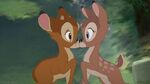 Primer beso de Bambi y Faline