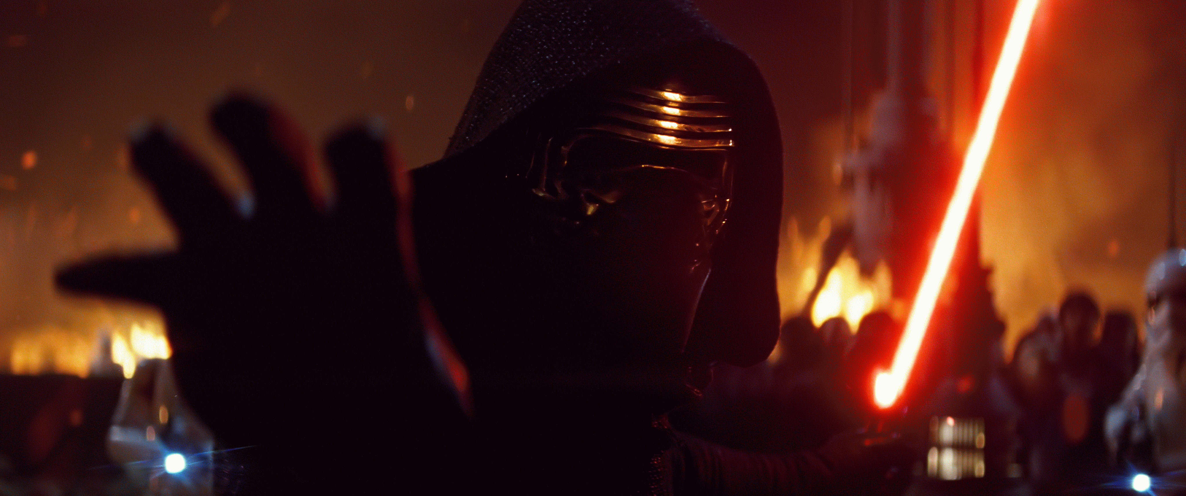 Who's Really Wearing Kylo Ren's Mask in RISE OF SKYWALKER? - Nerdist