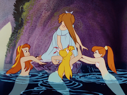 The-mermaids-from-peter-pan-are-the-mean-girls-of-disney-hair-pulling