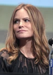 Jennifer Jason Leigh by Gage Skidmore.jpg (2,65 MB) Jennifer Jason Leigh atendiendo a la SDCC de 2015.