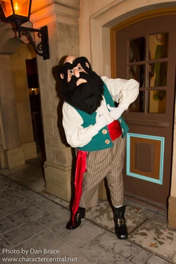 Stromboli posing for a photo at one of the Disney parks.