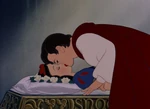 Snow-white-disneyscreencaps.com-9412.jpg (695 KB) The Prince giving Snow White one last kiss.