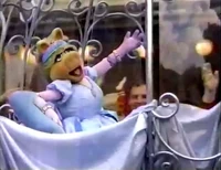 Tumblr loi4xgewWK1qhcrb0o1 1280.jpg (43 KB)