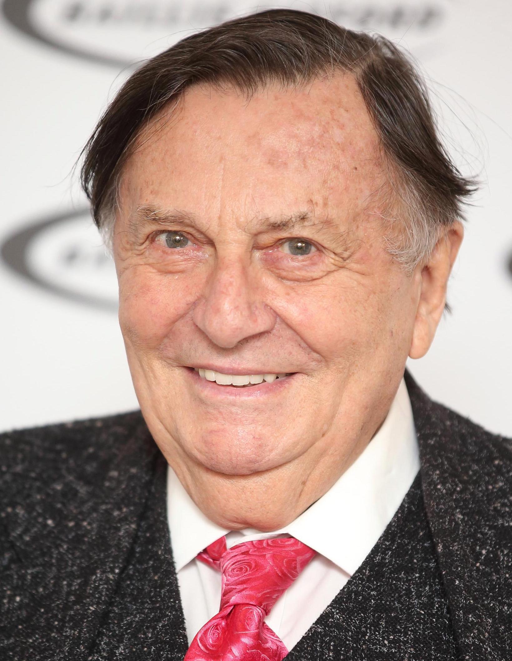 Stück jedoch Sackgasse barry humphries lockig klicken Gurgeln