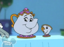 Chip y la Sra. Potts en la house of mouse