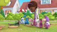 Doc-McStuffins-Season-3-Episode-11-Itty-Bitty-Bess-Takes-Flight--Boxed-In