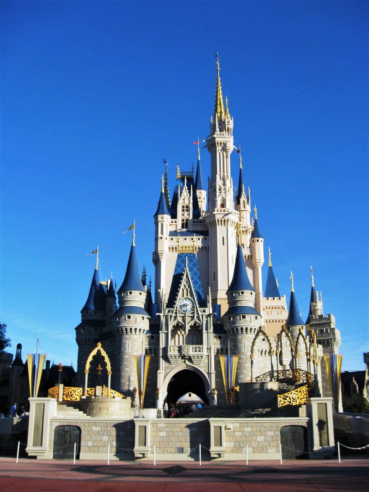 Featured image of post Cinderella Cartoon Castle Images : Please wait while your url is generating.