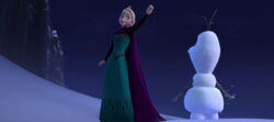 Elsa recreating Olaf